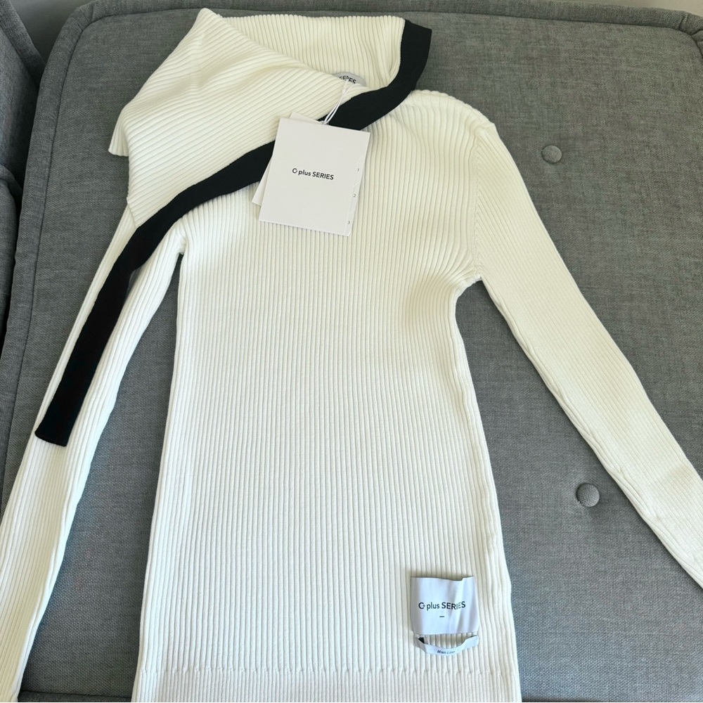 Black and white asymmetrical ribbed knit sweater NTW